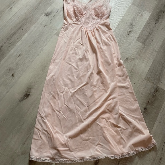 Vanity Fair Pink Chemise with Spaghetti Straps - Picture 1 of 10